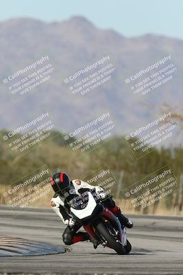 media/Dec-01-2025-Moto Forza (Mon) [[2daa91e15f]]/2-Intermediate Group/Session 3 (Turn 3)/